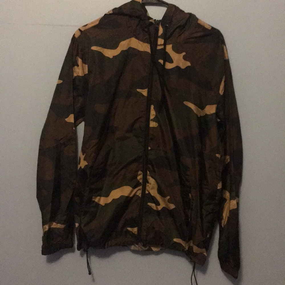 Camo Light Windbreaker Medium